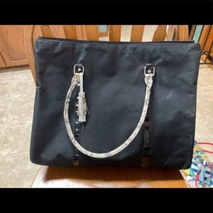 Women’s tote travel bag